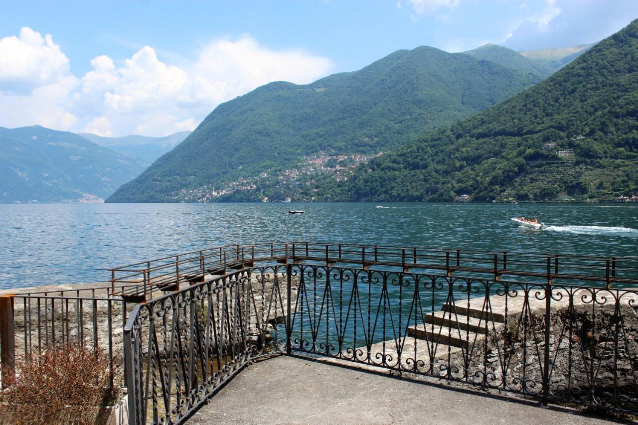 House On The Lake Shore Of ラーリオ エクステリア 写真
